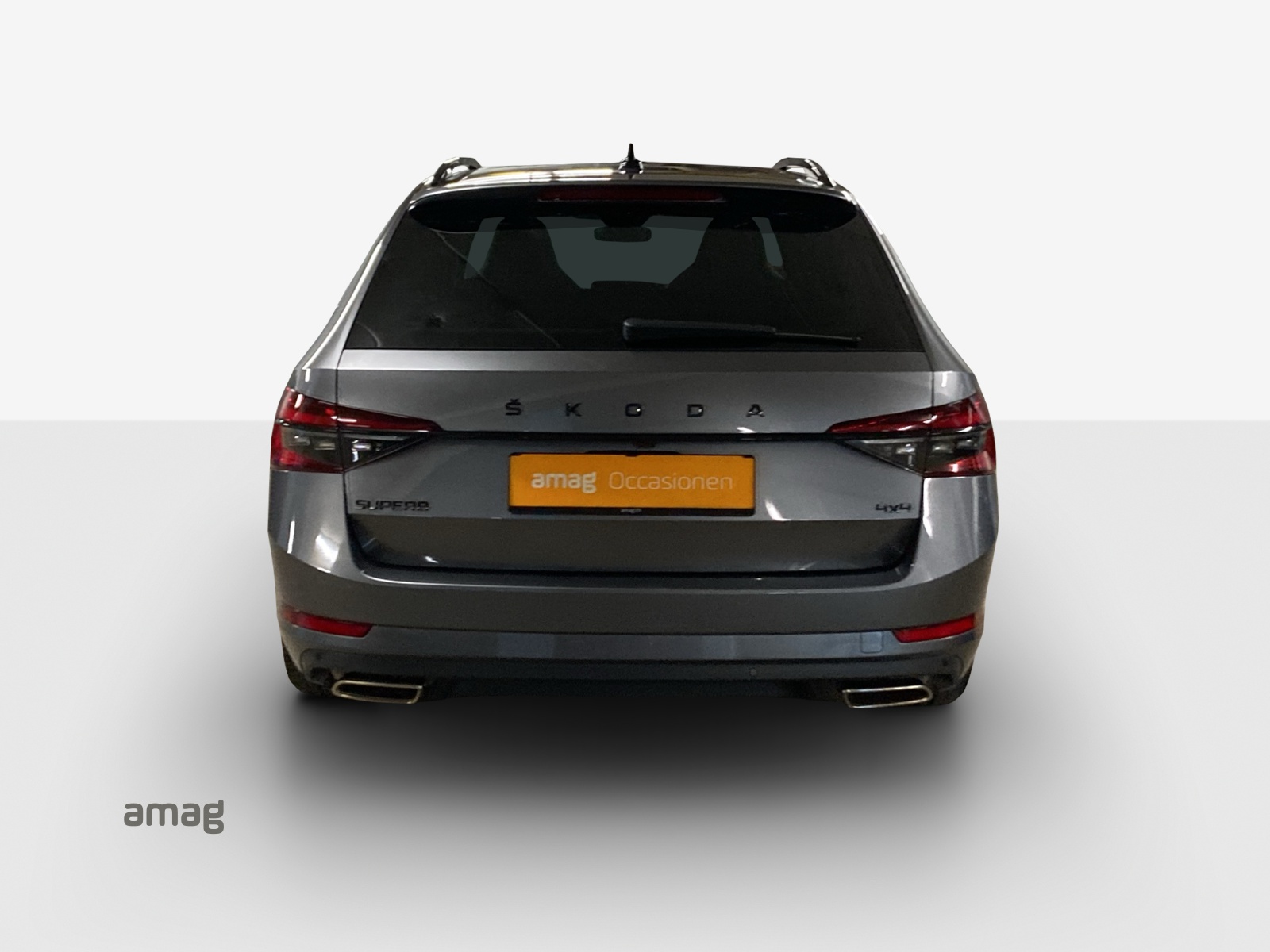 SKODA Superb Combi 2.0 TSI SportLine Light 4x4 DSG-image-2