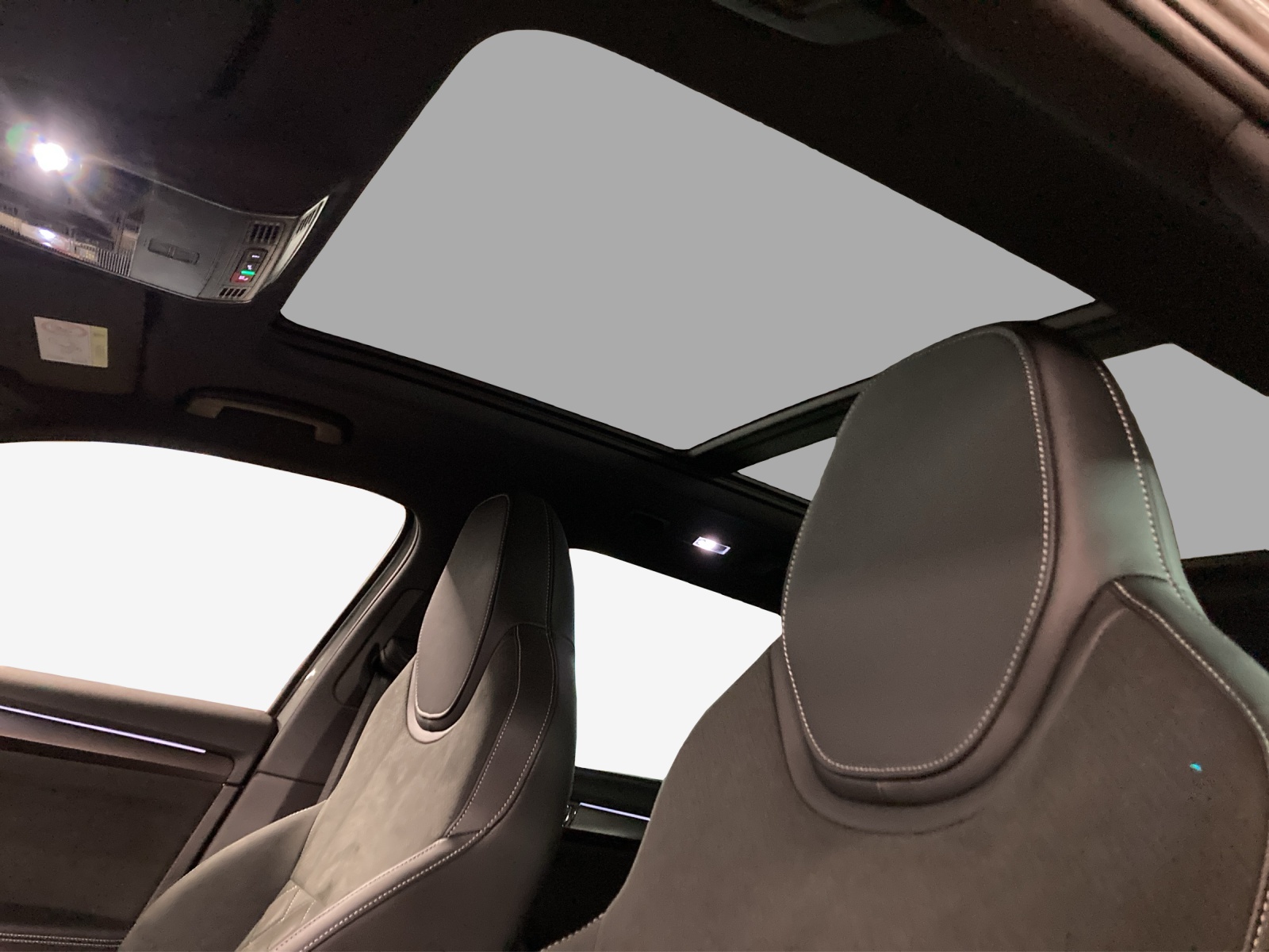 SKODA Superb Combi 2.0 TSI SportLine Light 4x4 DSG-image-12