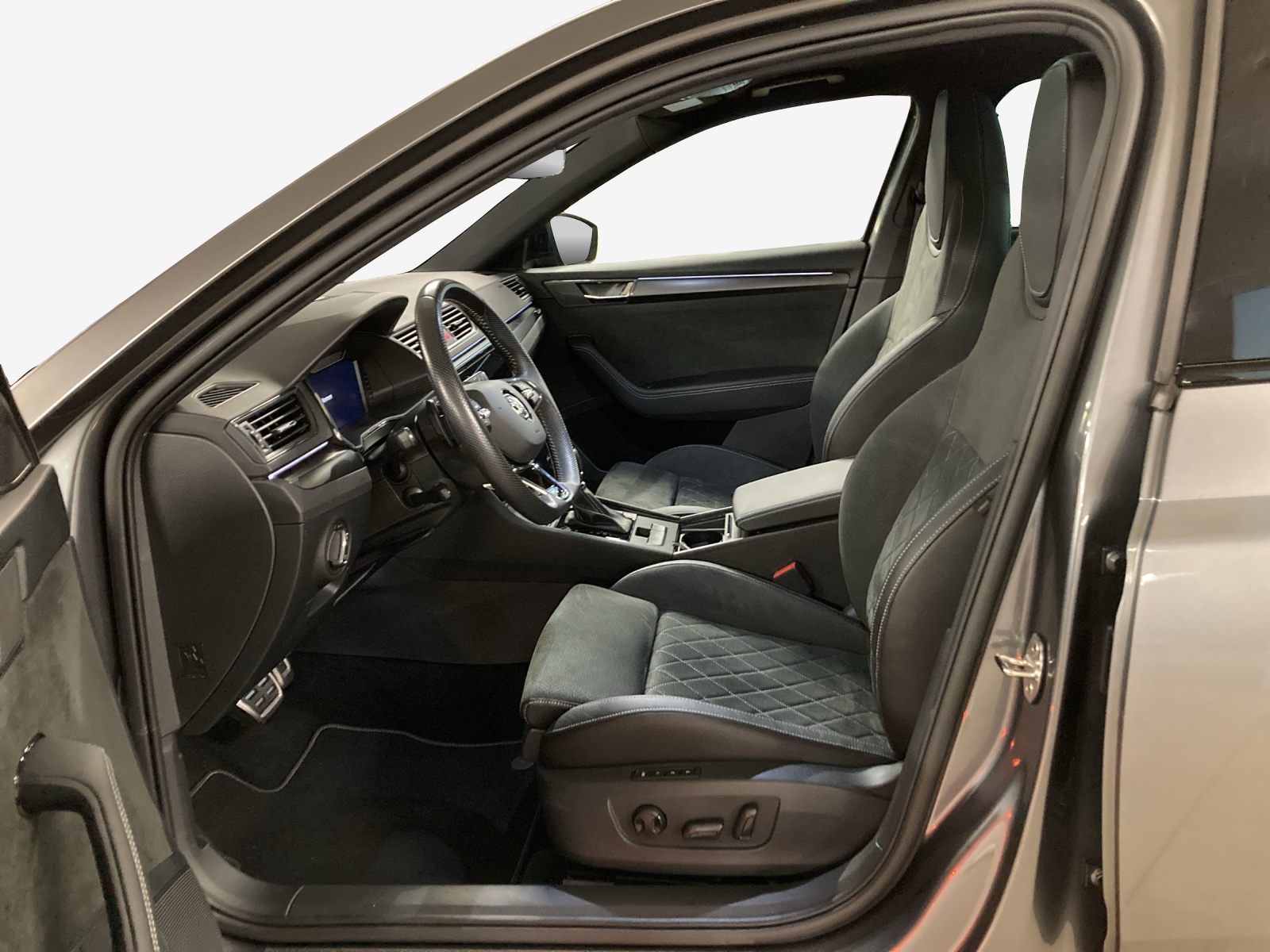 SKODA Superb Combi 2.0 TSI SportLine Light 4x4 DSG-image-5