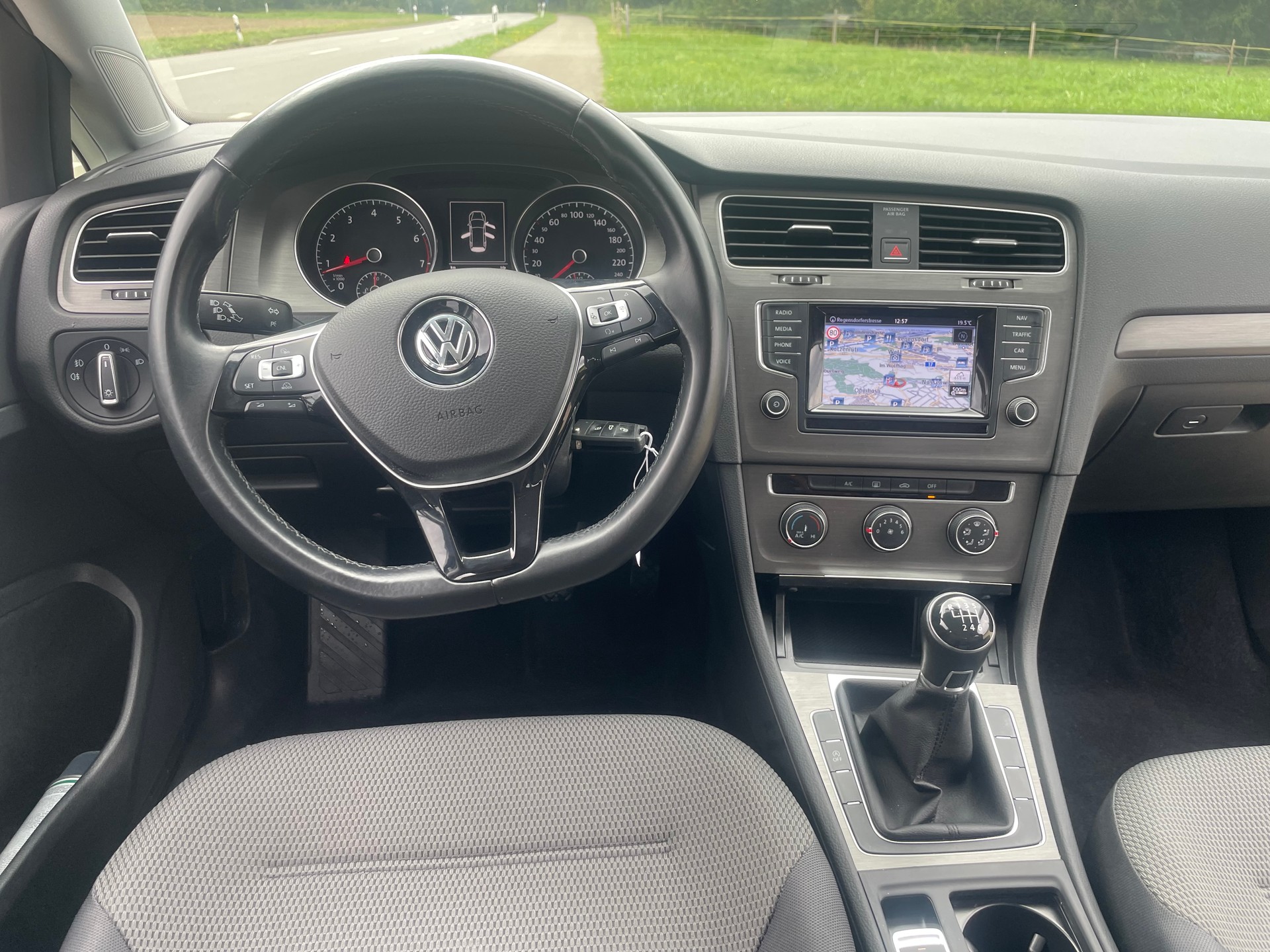 VW Golf Variant 1.2 TSI Comfort-image-6