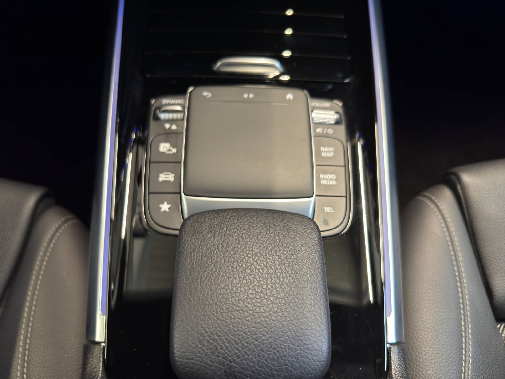 MERCEDES-BENZ GLA 250 e Progressive-image-10