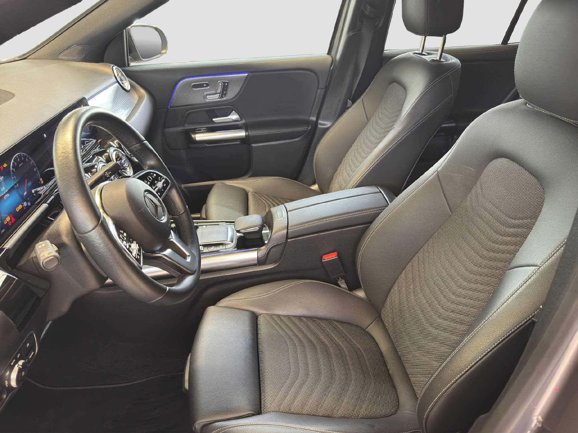 MERCEDES-BENZ GLA 250 e Progressive-image-6