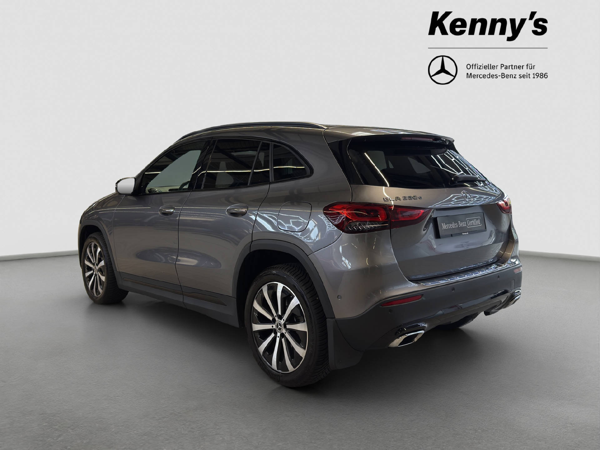 MERCEDES-BENZ GLA 250 e Progressive-image-3