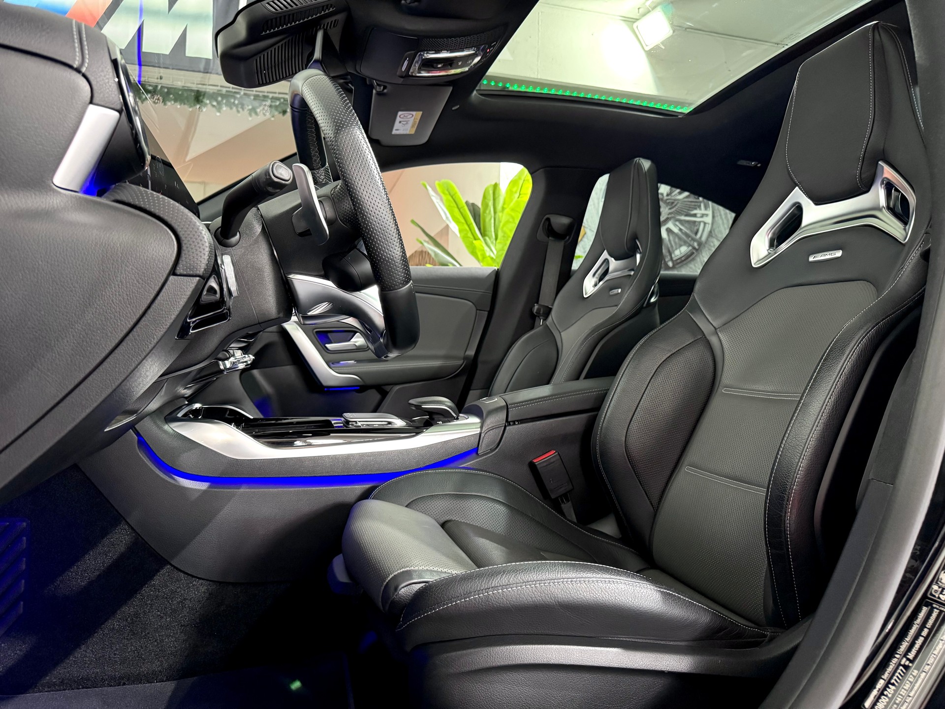 MERCEDES-BENZ CLA 45 AMG 4Matic+ 8G-DCT Black Edition-image-5