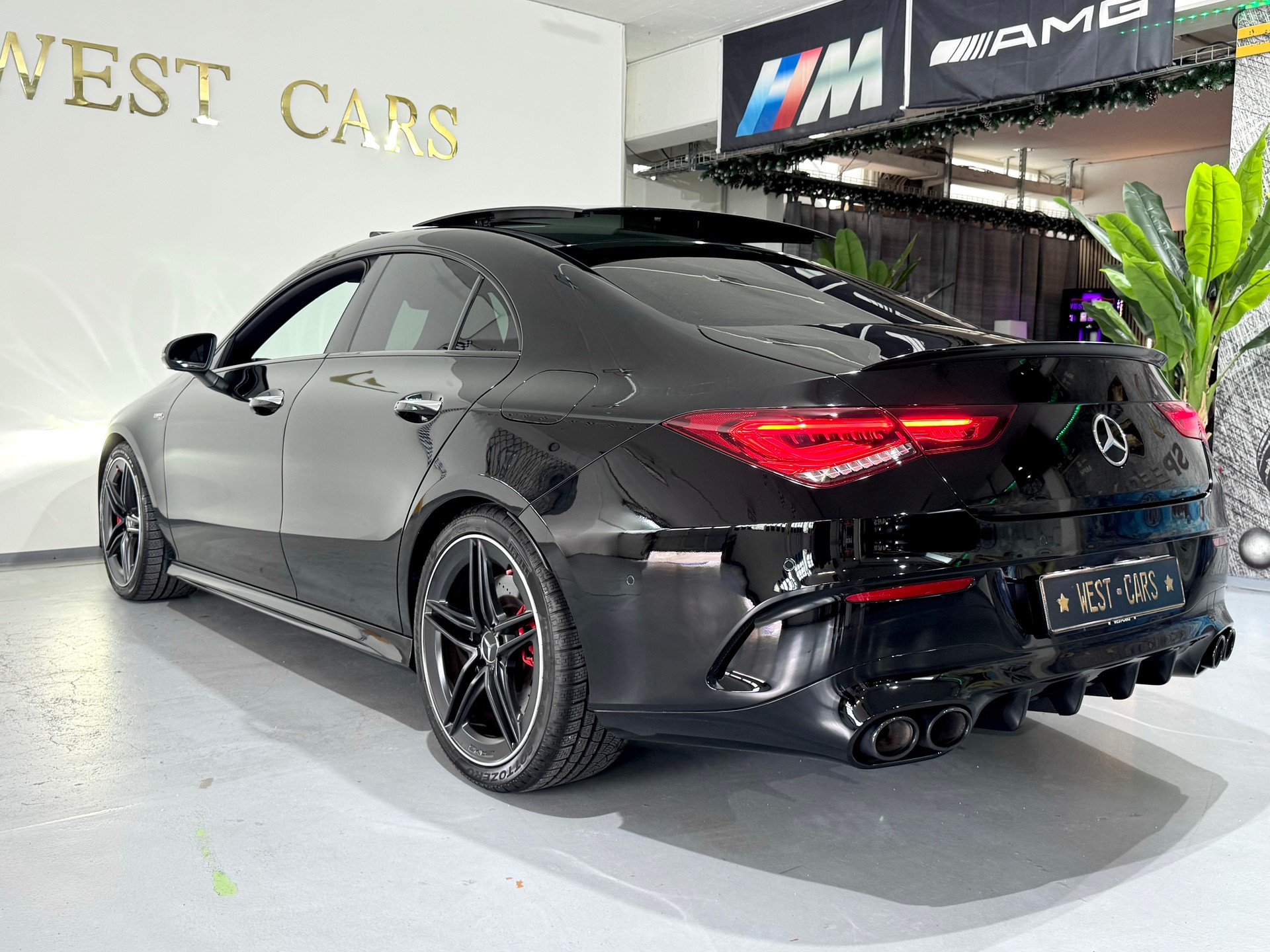 MERCEDES-BENZ CLA 45 AMG 4Matic+ 8G-DCT Black Edition-image-4