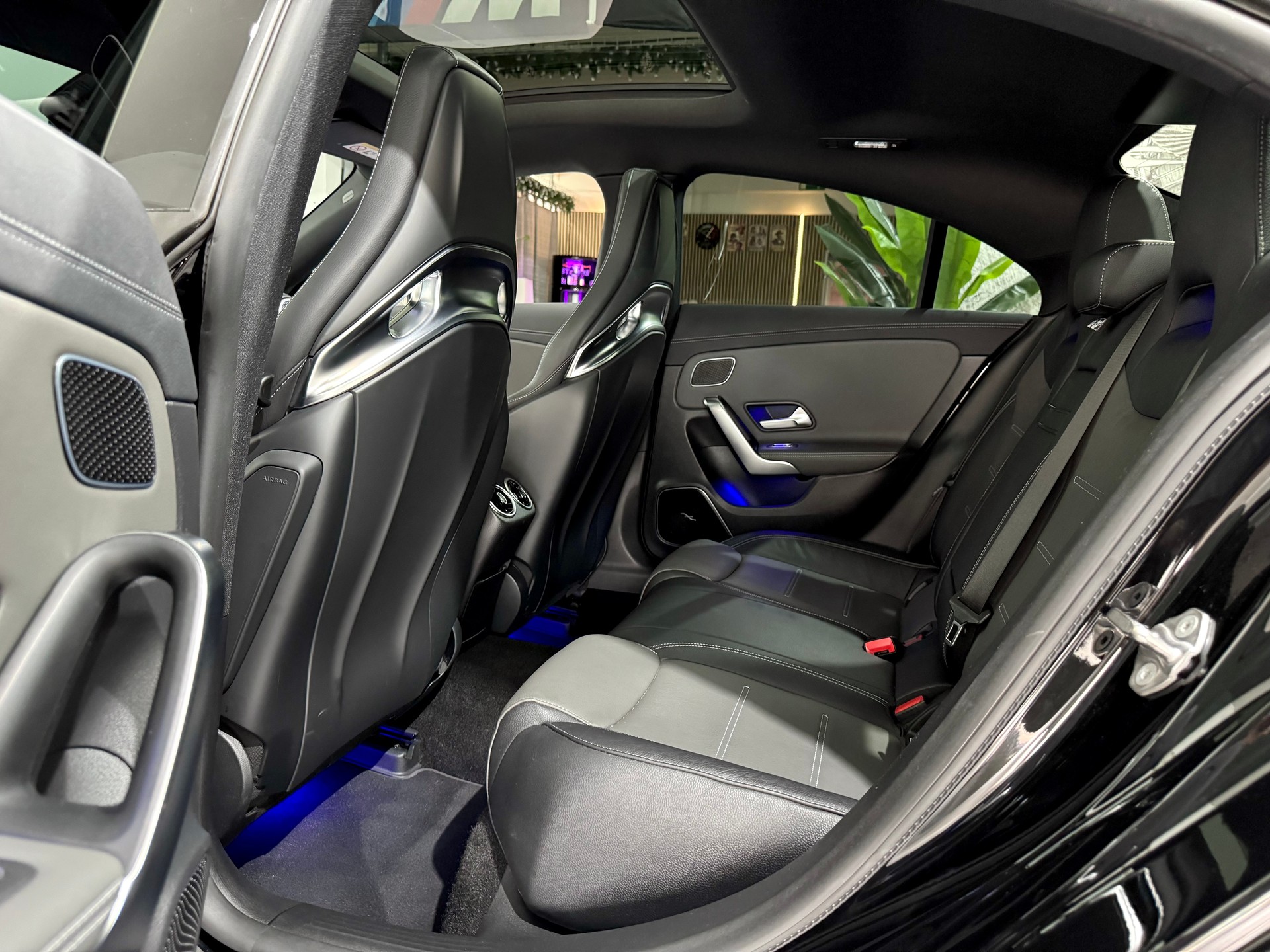 MERCEDES-BENZ CLA 45 AMG 4Matic+ 8G-DCT Black Edition-image-7