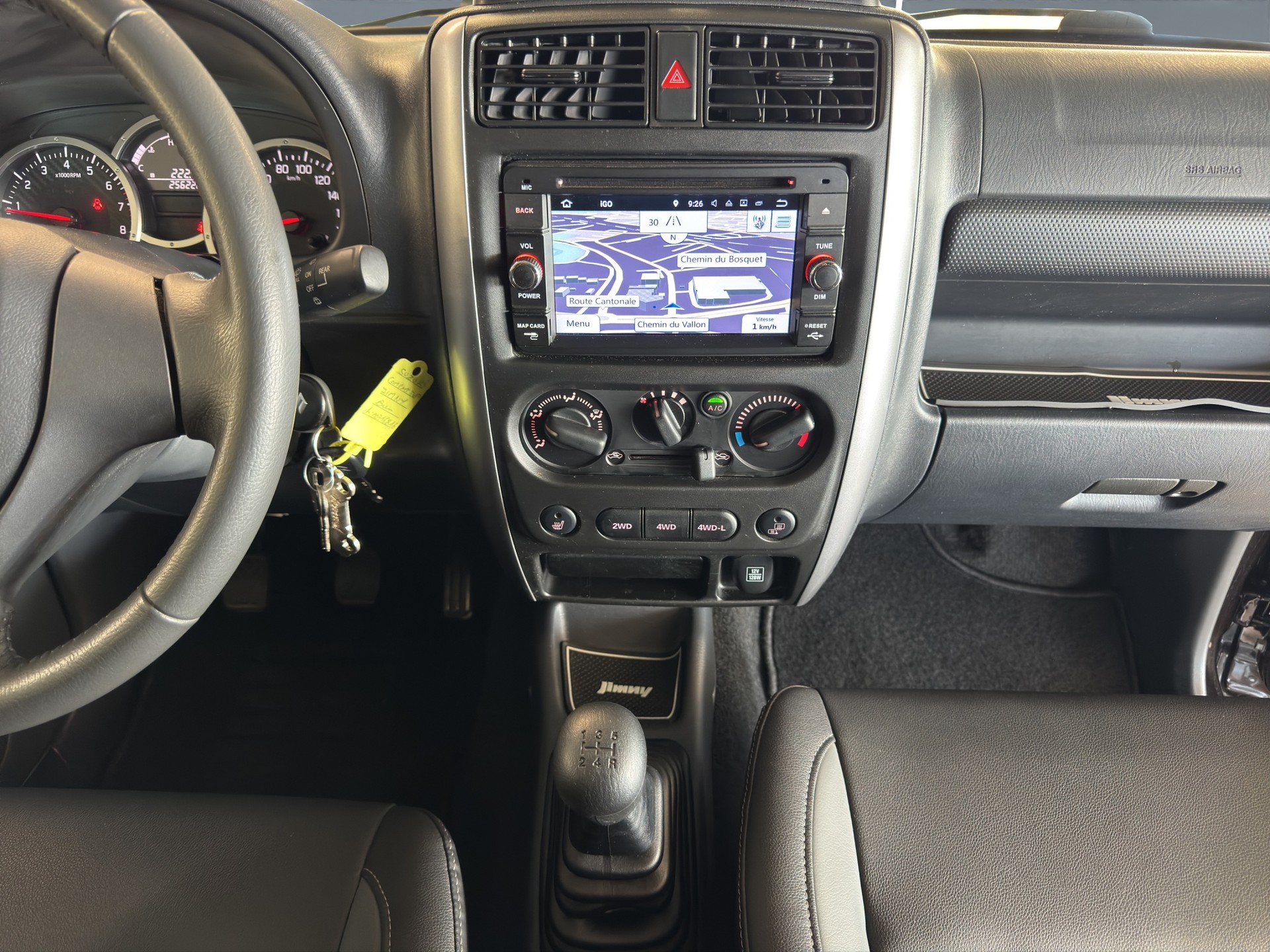 SUZUKI Jimny 1.3 16V Compact Top //Navigation/Ecran tactile/Prise USB-image-5