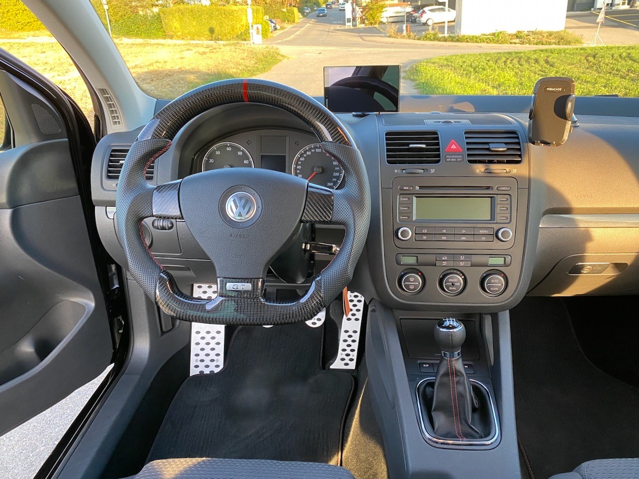 VW Golf GT-image-5