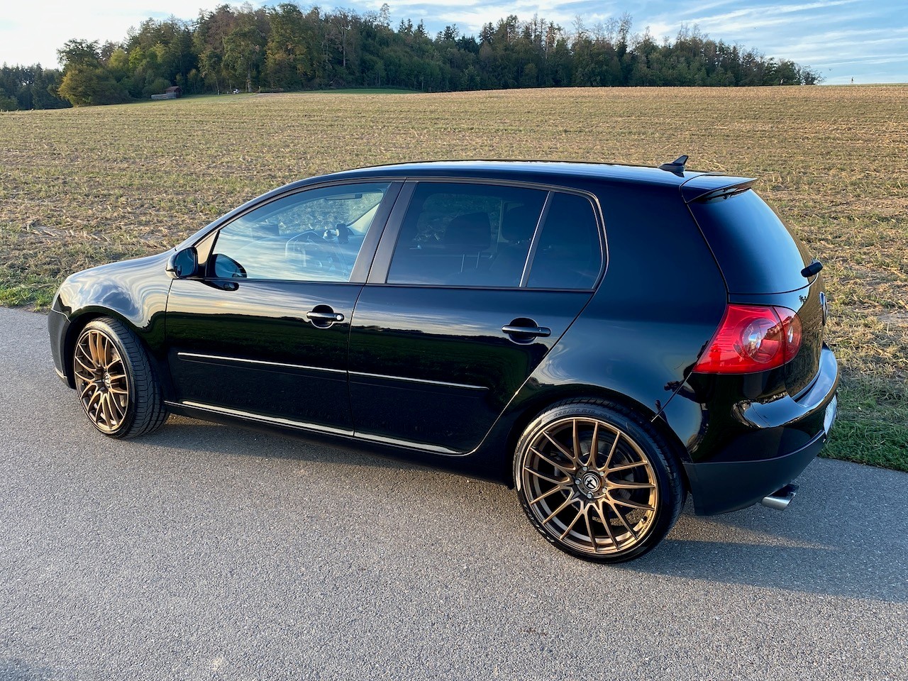 VW Golf GT-image-2