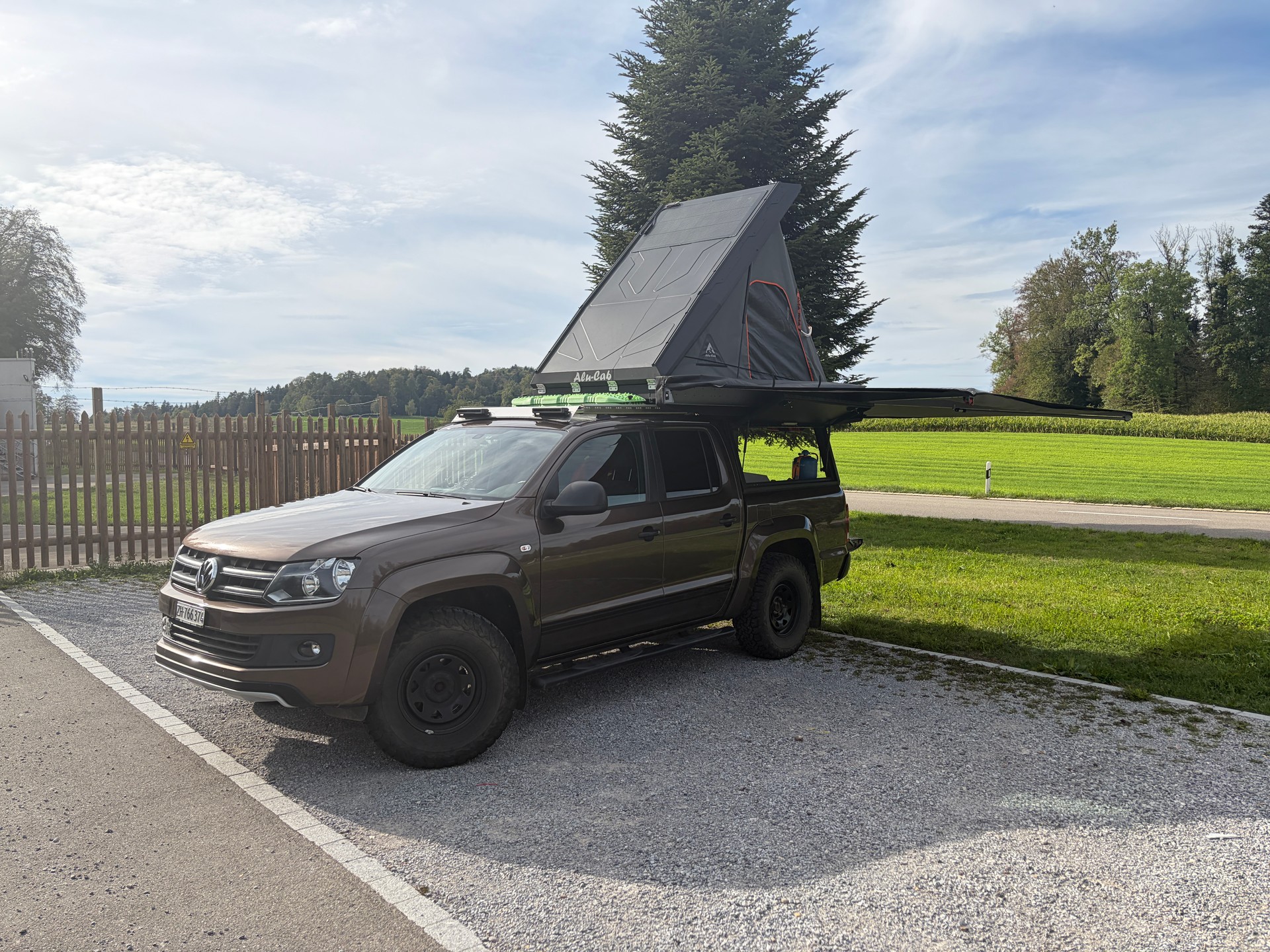 VW 2.0 TDI 180 Dark Label 4m-image-4