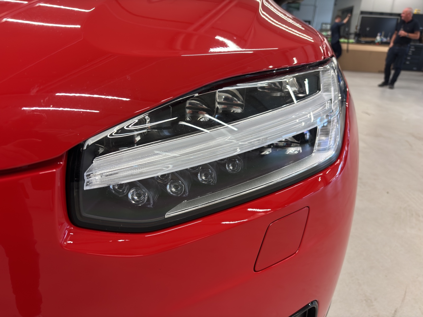 VOLVO XC90 2.0 T6 AWD R-Design 5-Plätzer-image-13