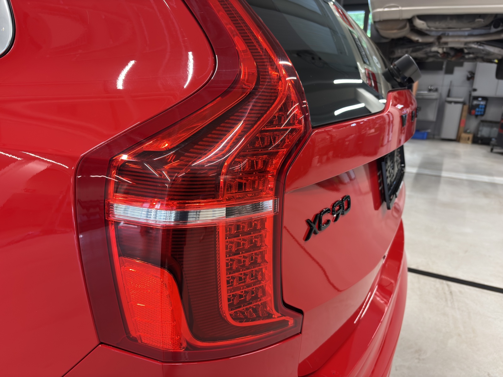 VOLVO XC90 2.0 T6 AWD R-Design 5-Plätzer-image-14