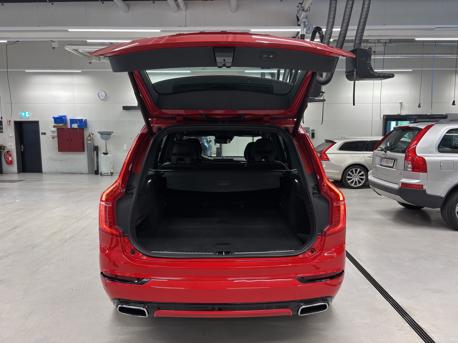 VOLVO XC90 2.0 T6 AWD R-Design 5-Plätzer-image-11