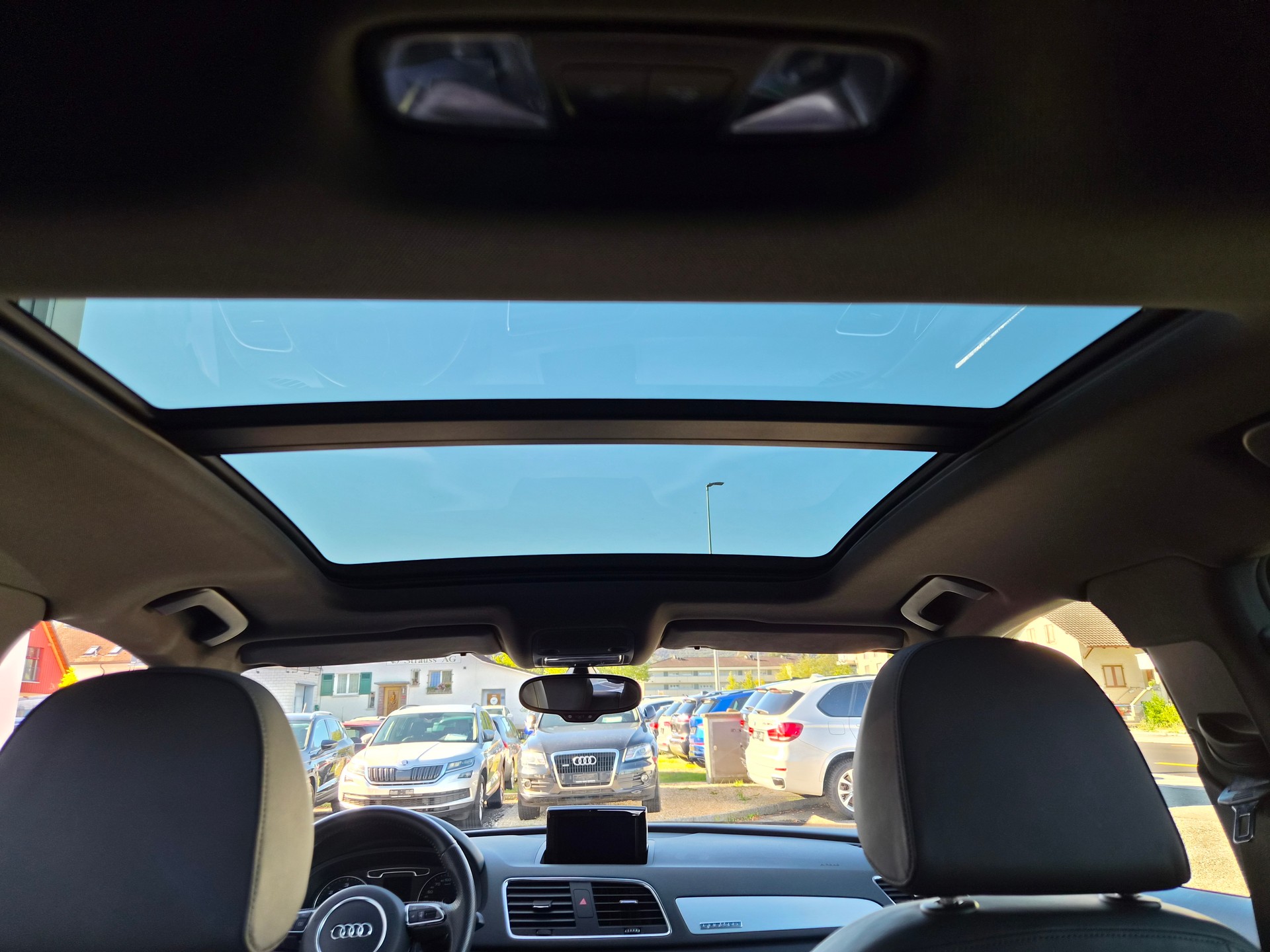 AUDI Q3 2.0 TDI quattro S-tronic S-Line-image-12