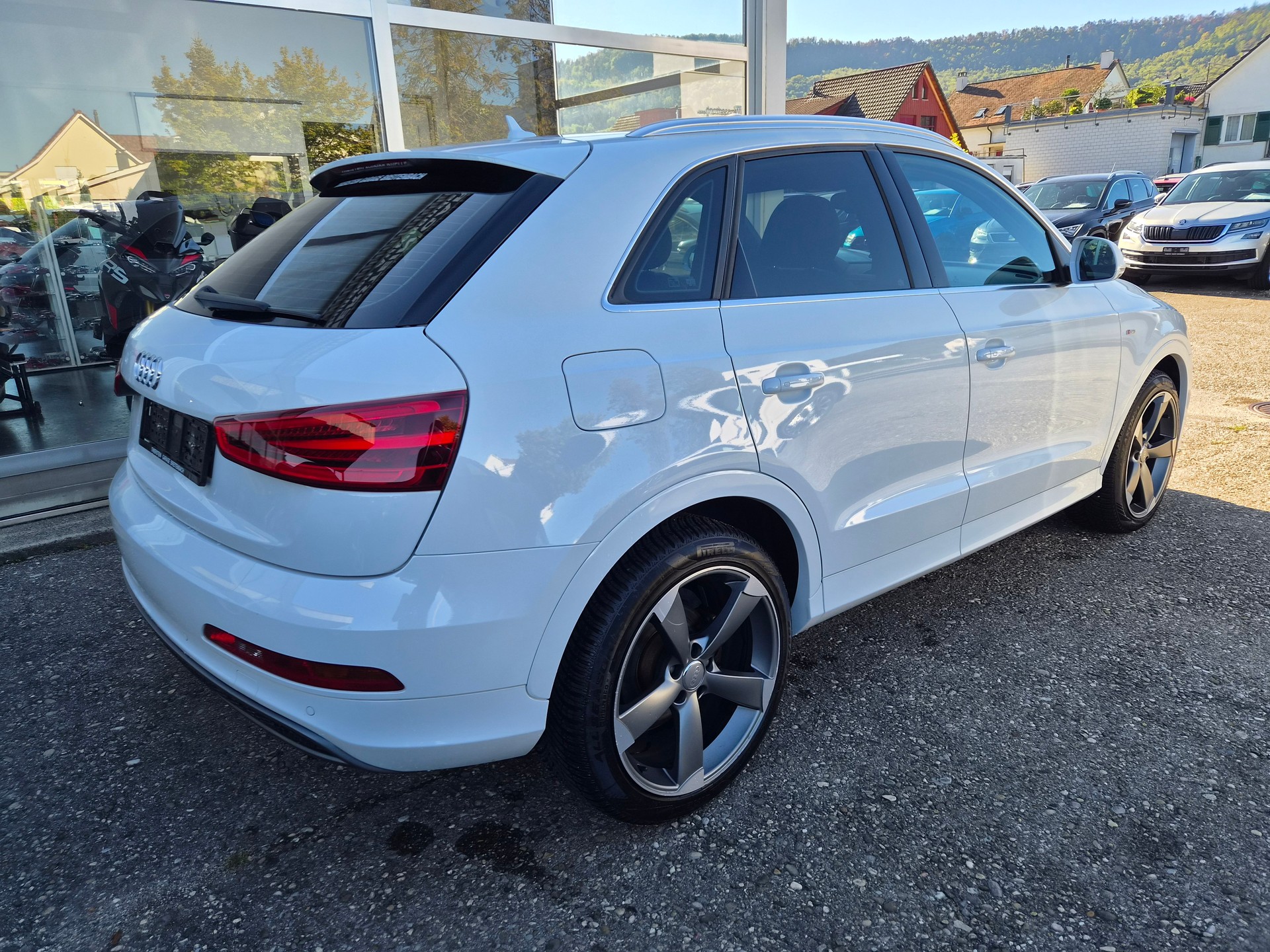 AUDI Q3 2.0 TDI quattro S-tronic S-Line-image-5
