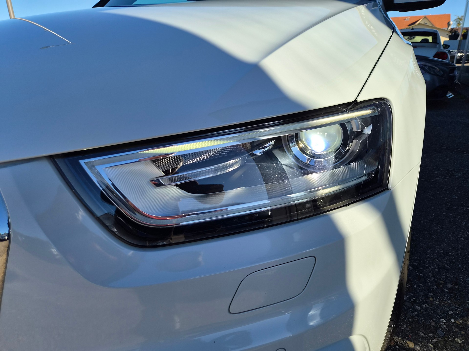 AUDI Q3 2.0 TDI quattro S-tronic S-Line-image-24