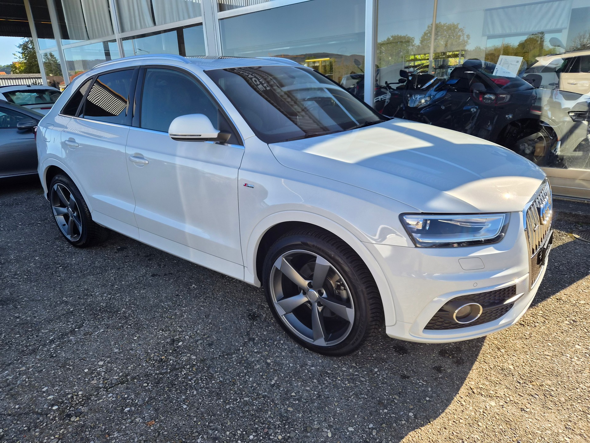 AUDI Q3 2.0 TDI quattro S-tronic S-Line-image-0