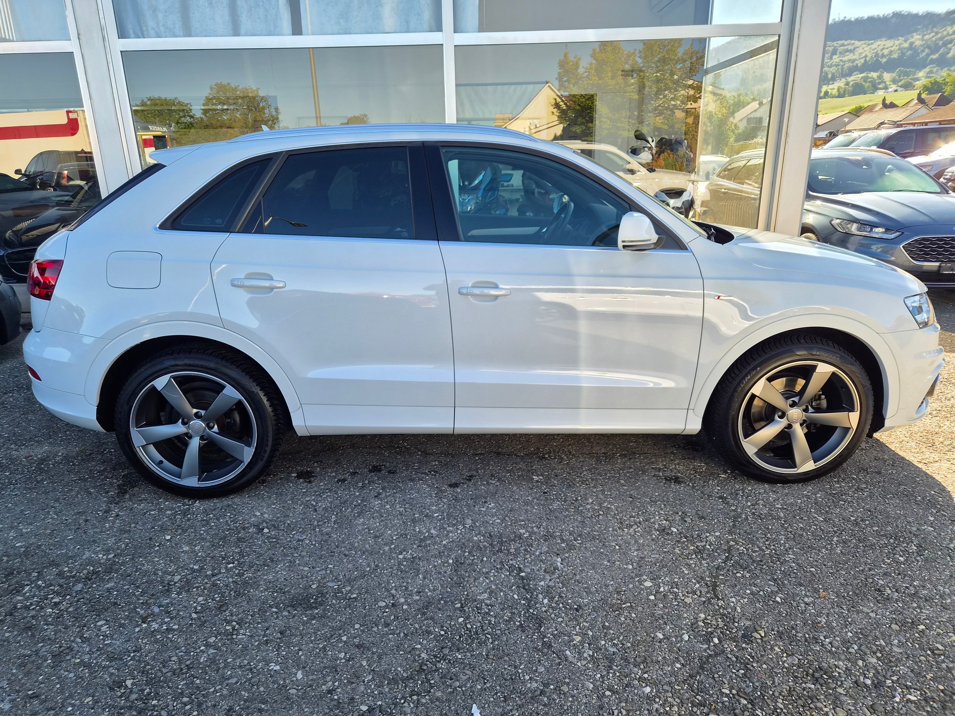 AUDI Q3 2.0 TDI quattro S-tronic S-Line-image-6