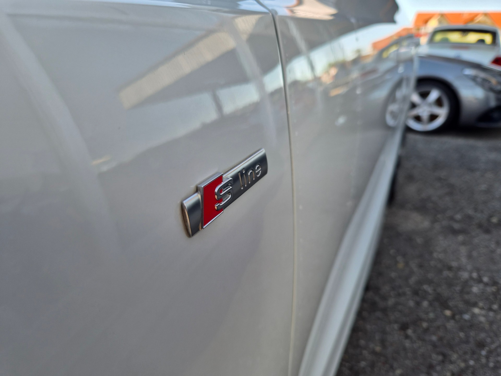 AUDI Q3 2.0 TDI quattro S-tronic S-Line-image-26