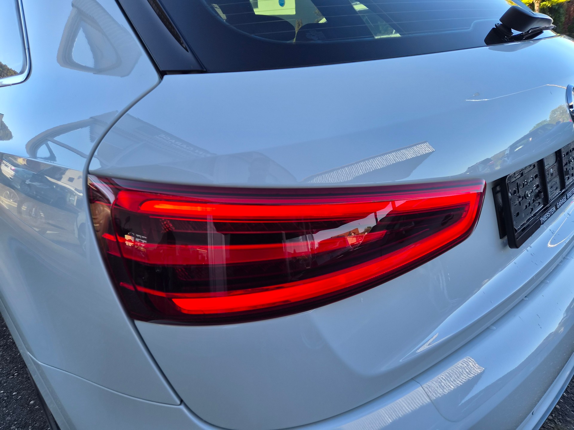 AUDI Q3 2.0 TDI quattro S-tronic S-Line-image-25