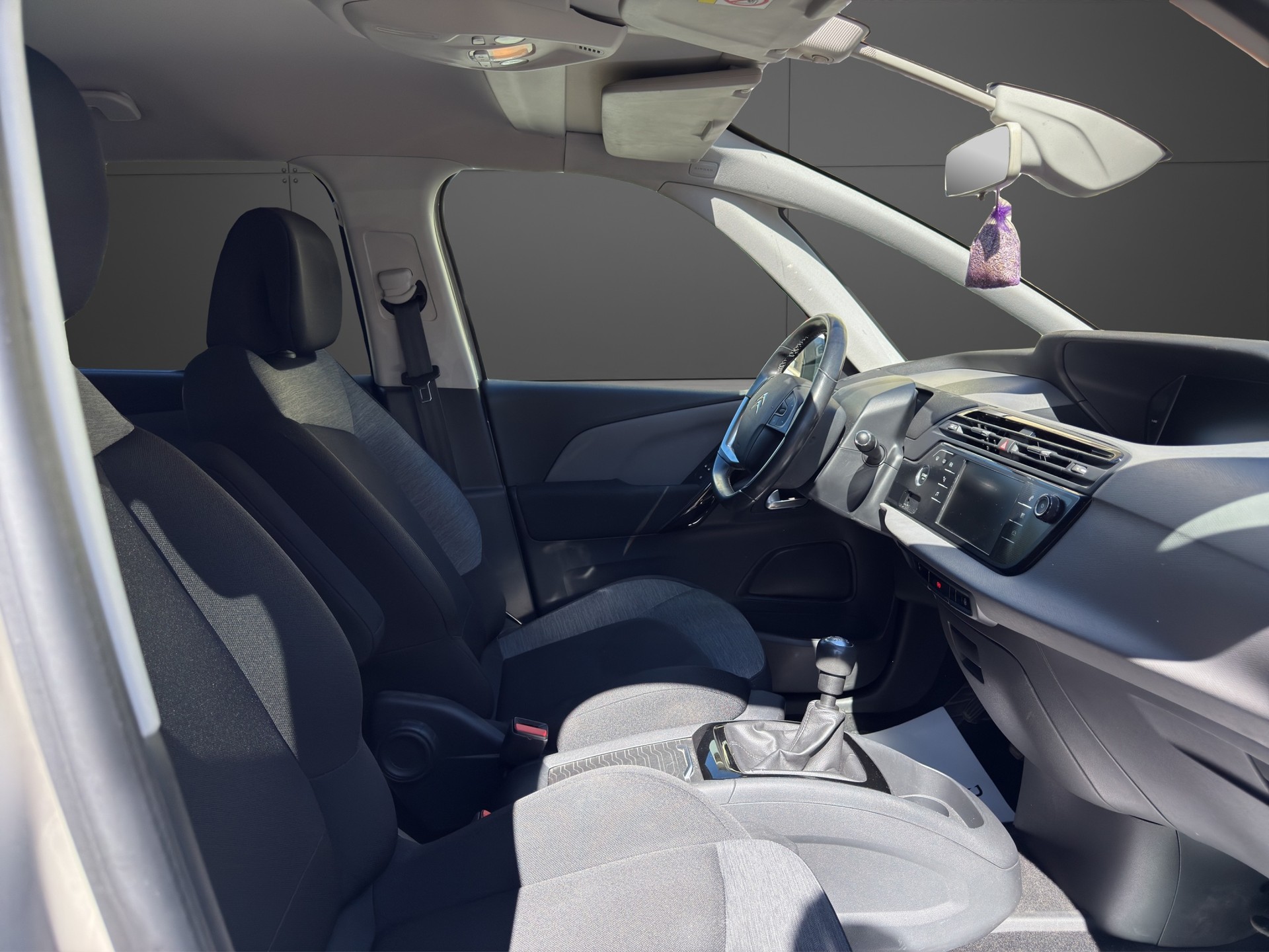 CITROEN C4 Picasso 1.2 Pure Tech Feel-image-11