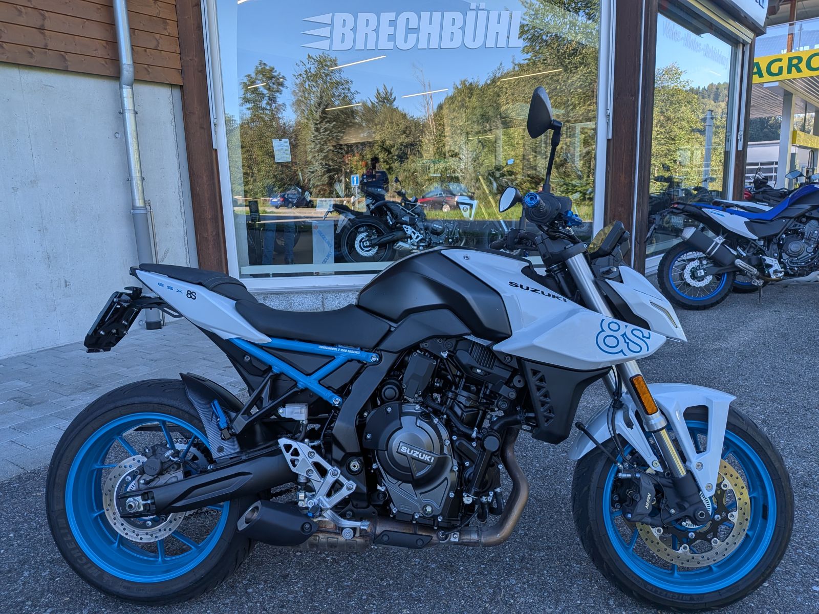 SUZUKI GSX 8 S