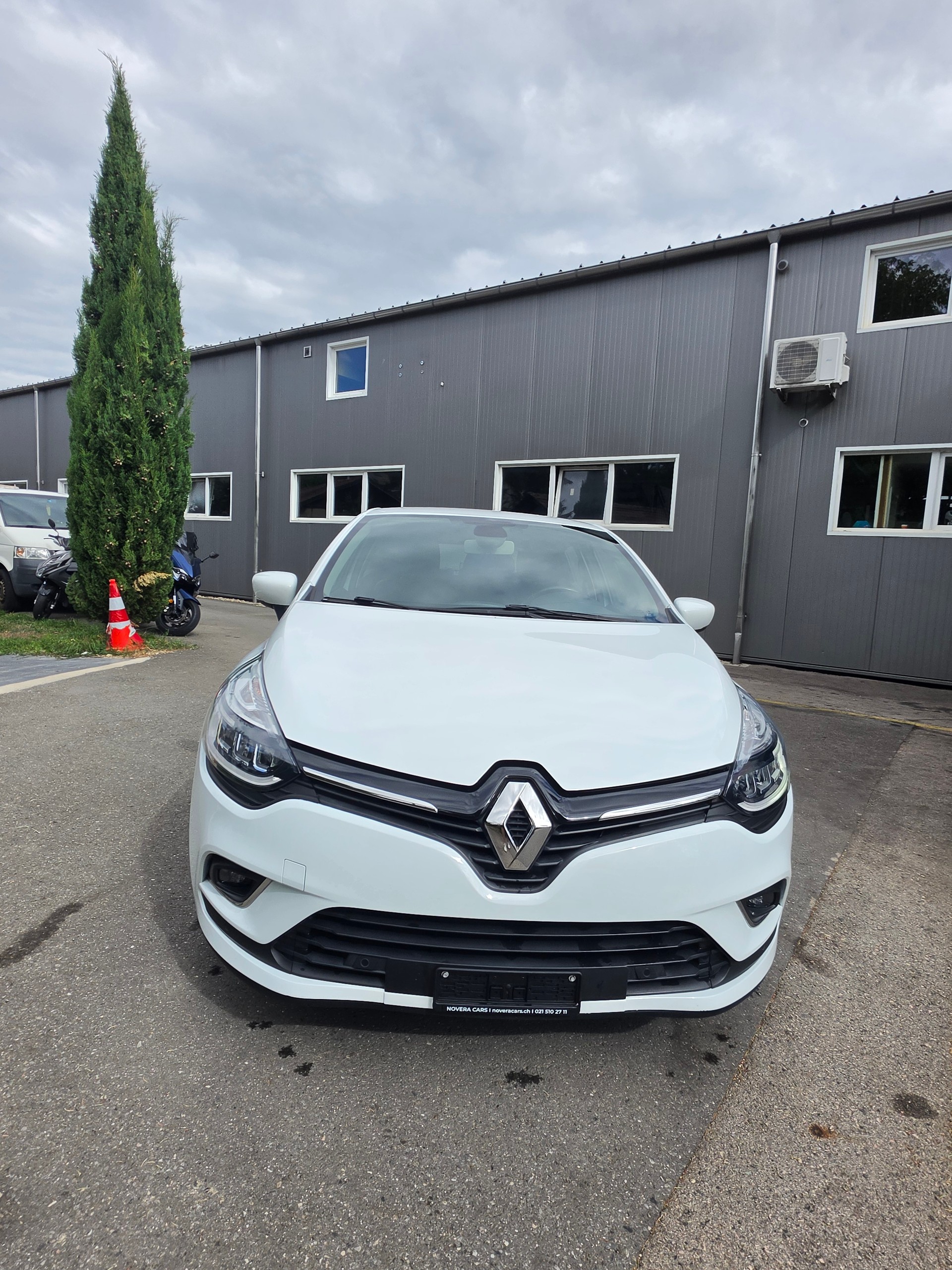 RENAULT Clio 1.2 16V T Intens EDC-image-1