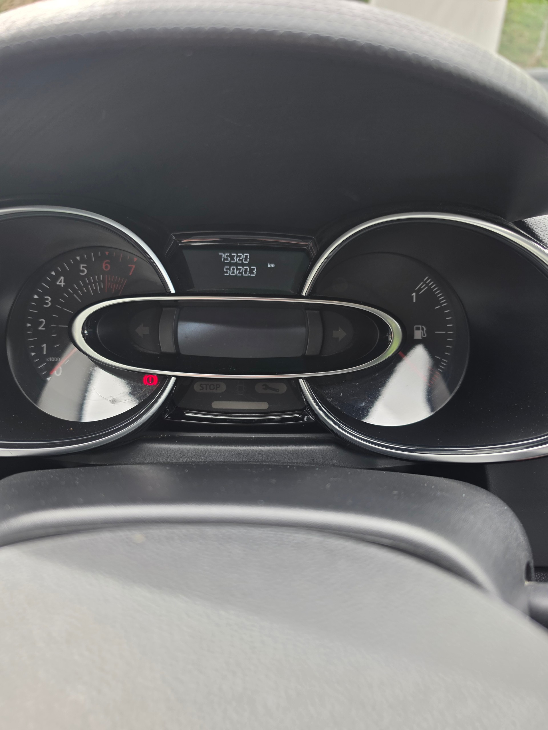 RENAULT Clio 1.2 16V T Intens EDC-image-13