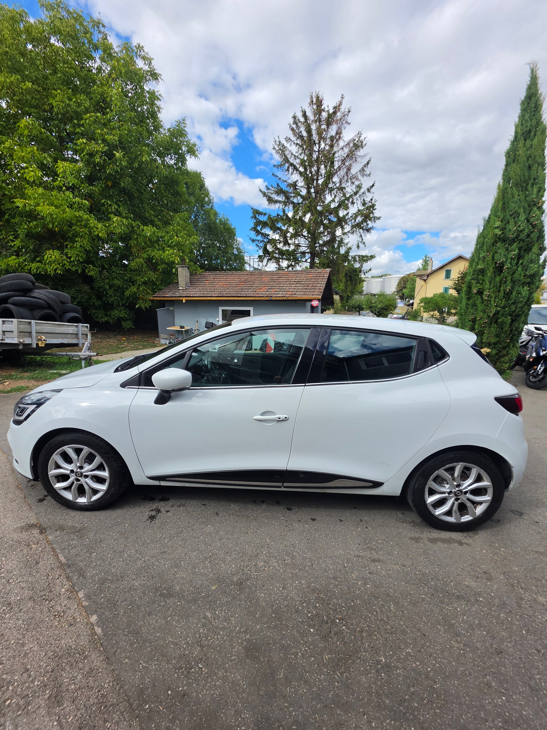 RENAULT Clio 1.2 16V T Intens EDC-image-4