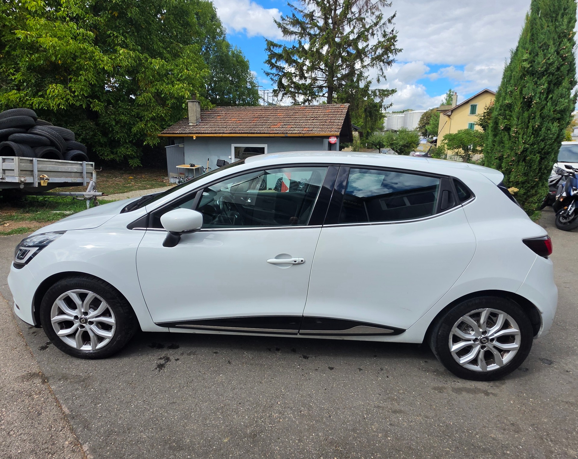 RENAULT Clio 1.2 16V T Intens EDC-image-7