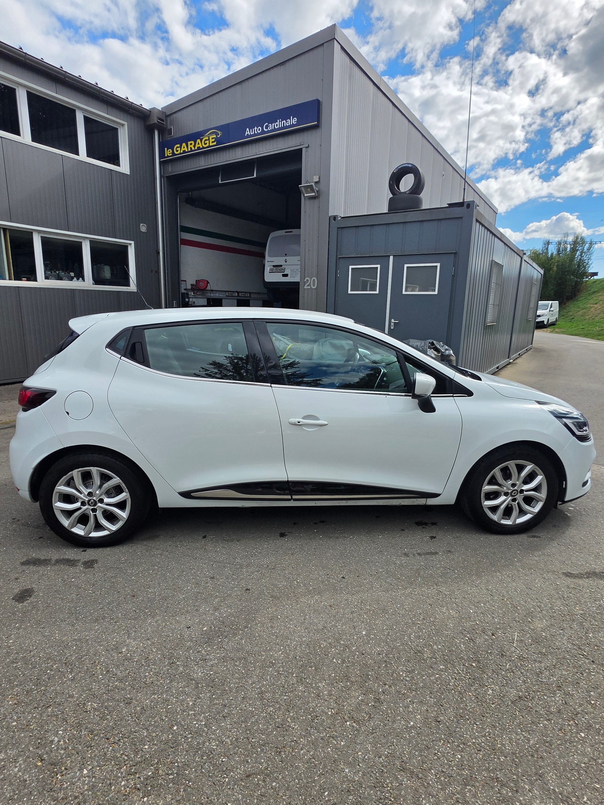 RENAULT Clio 1.2 16V T Intens EDC-image-3