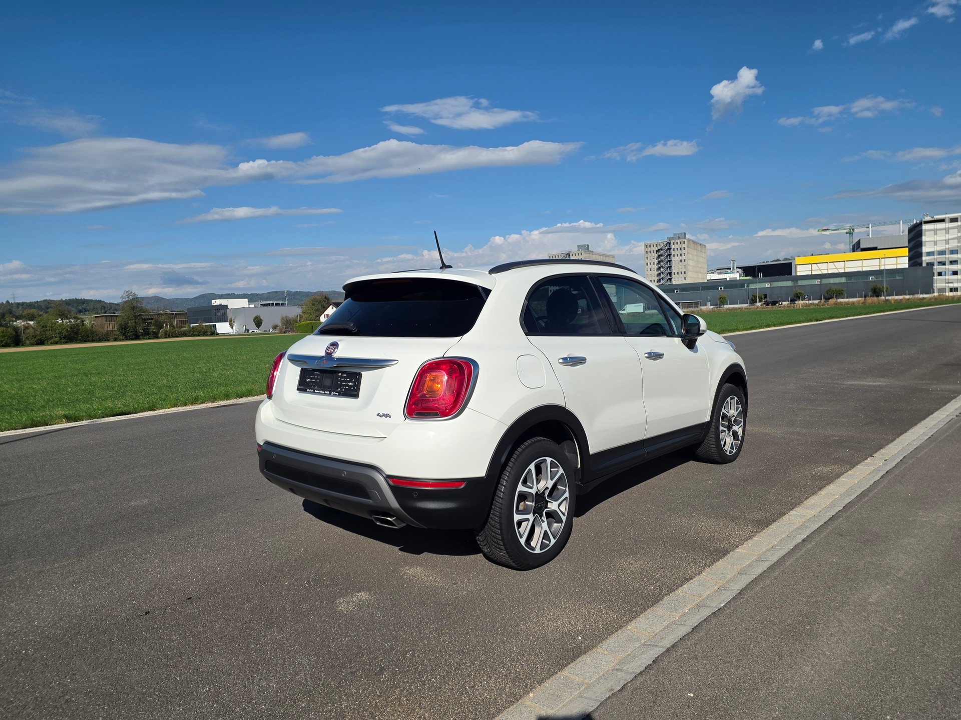 FIAT 500X 2.0 MJ Cross 4x4 Automatic-image-3