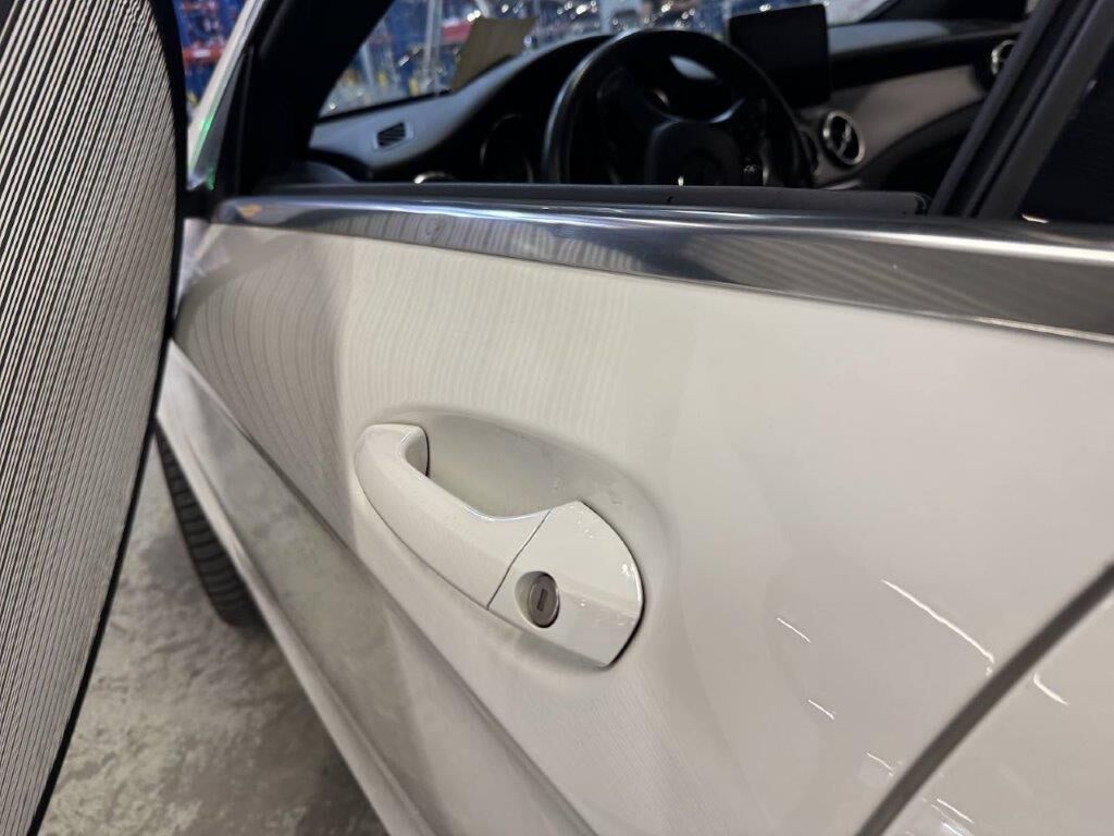 MERCEDES-BENZ URBAN-image-9