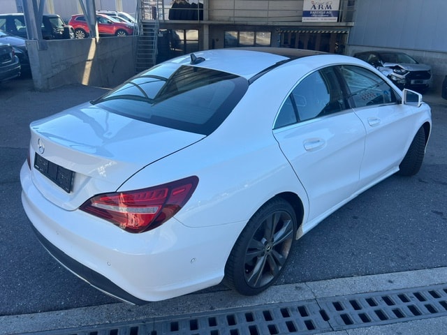 MERCEDES-BENZ CLA 180-image-10