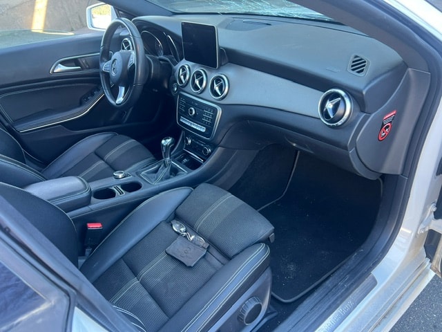 MERCEDES-BENZ CLA 180-image-1