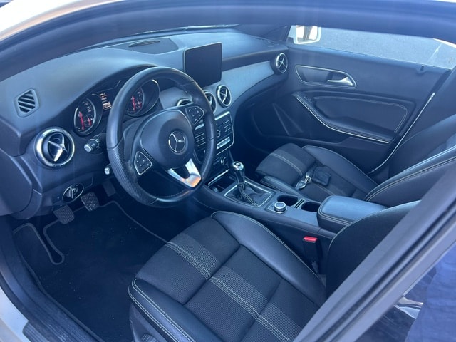 MERCEDES-BENZ CLA 180-image-11