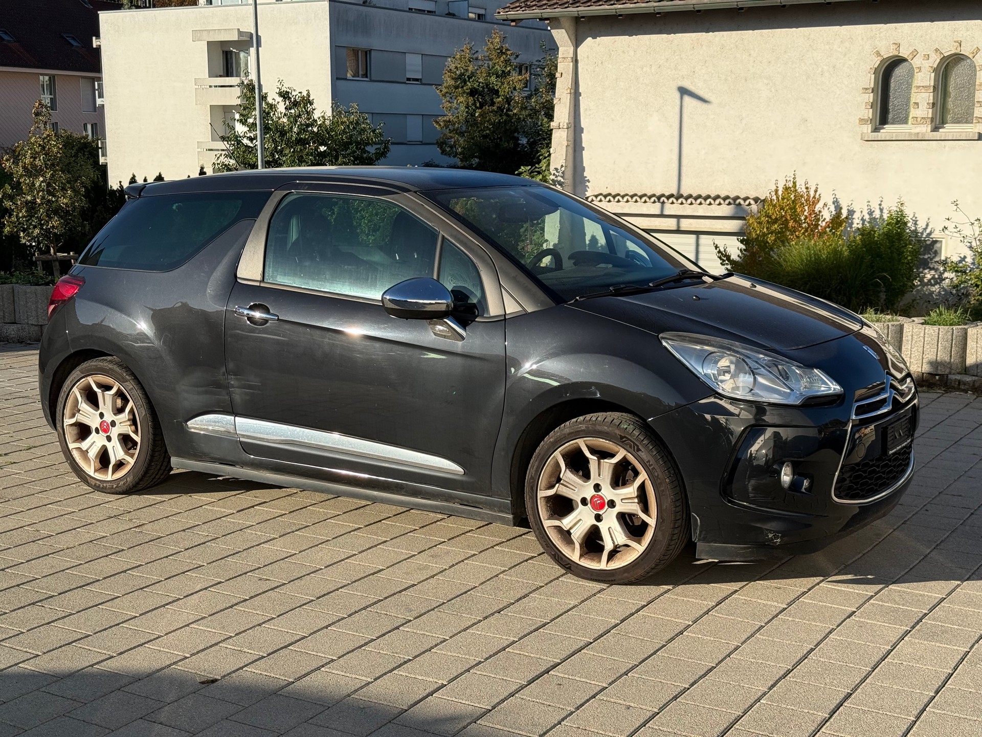 DS AUTOMOBILES DS3 1.6 THP Black & Silver-image-2