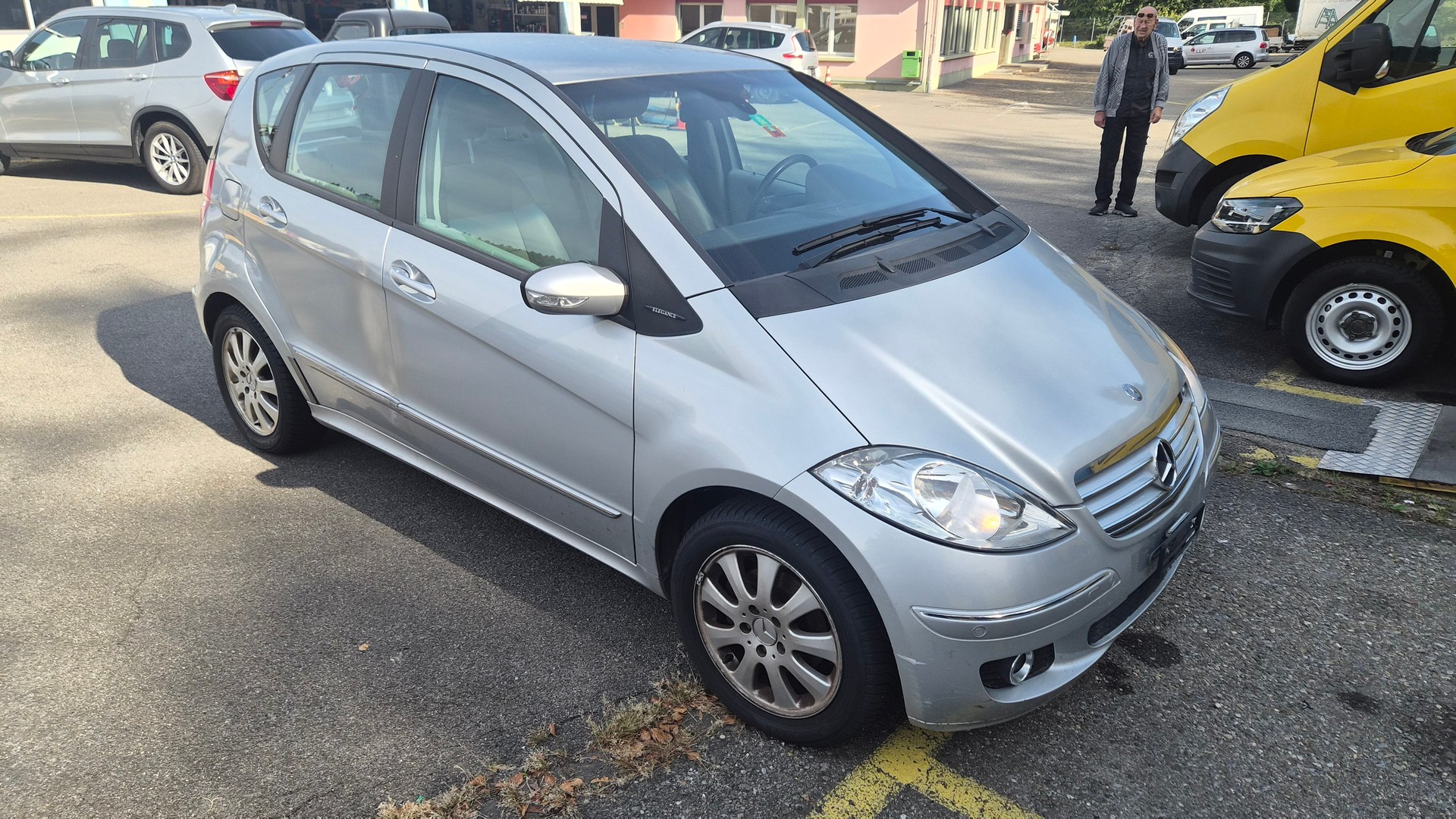 MERCEDES-BENZ A 200 Elegance-image-1