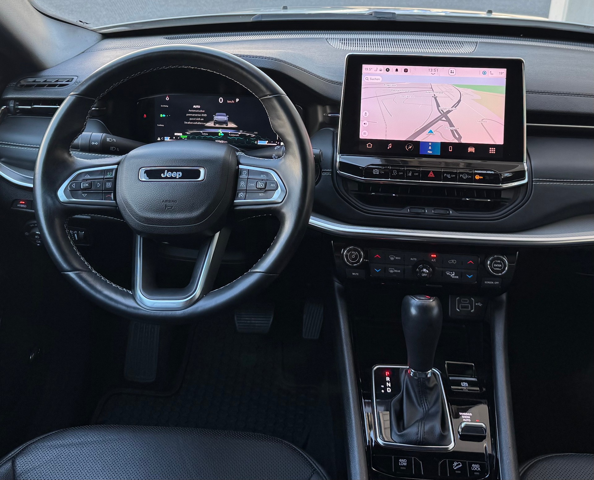 JEEP Compass 1.3 T PHEV S AWD-image-11