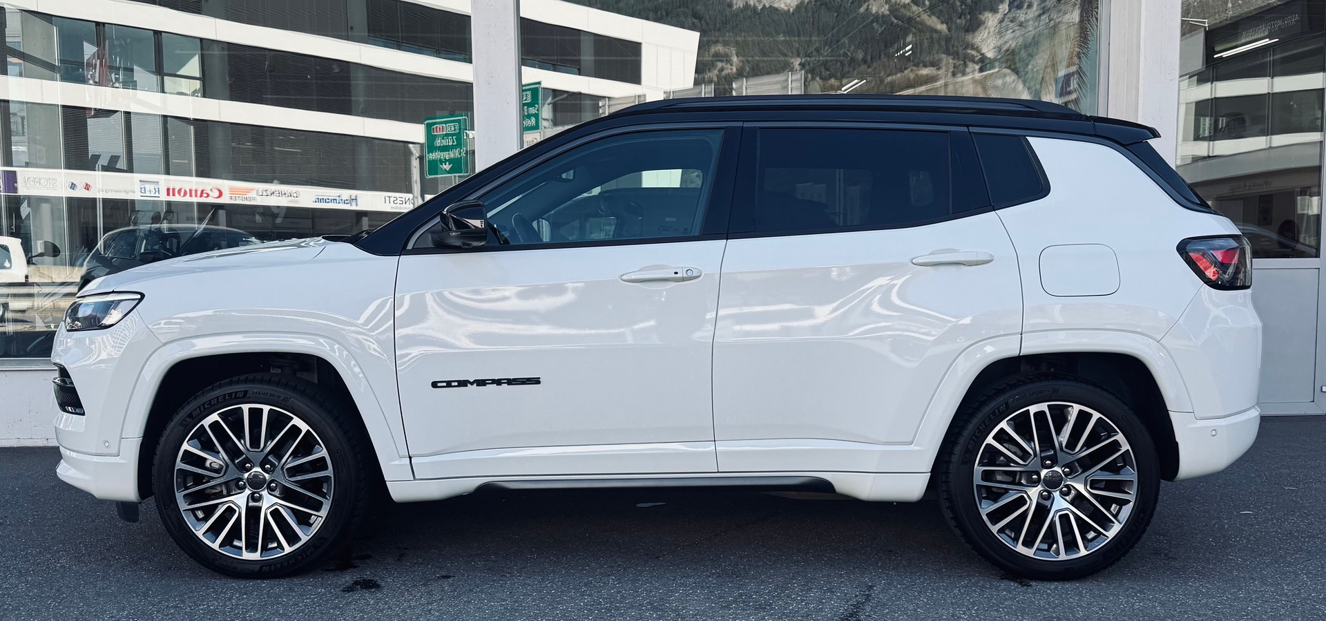 JEEP Compass 1.3 T PHEV S AWD-image-2
