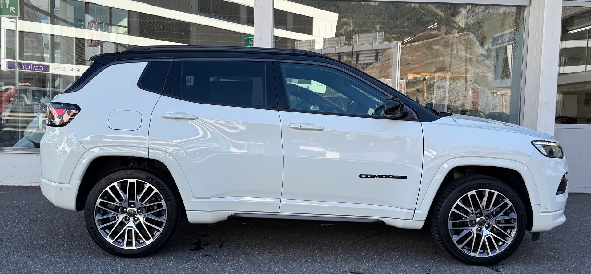 JEEP Compass 1.3 T PHEV S AWD-image-1