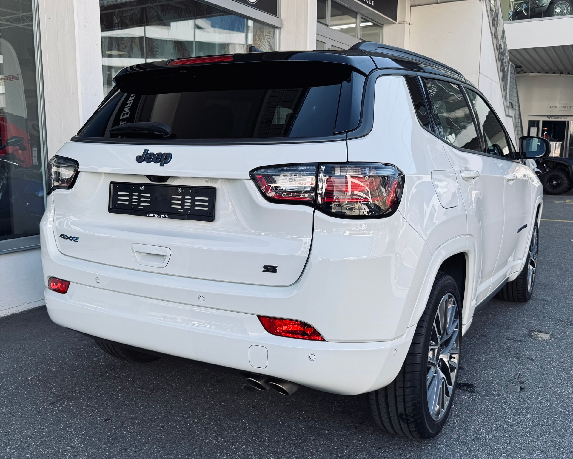 JEEP Compass 1.3 T PHEV S AWD-image-4