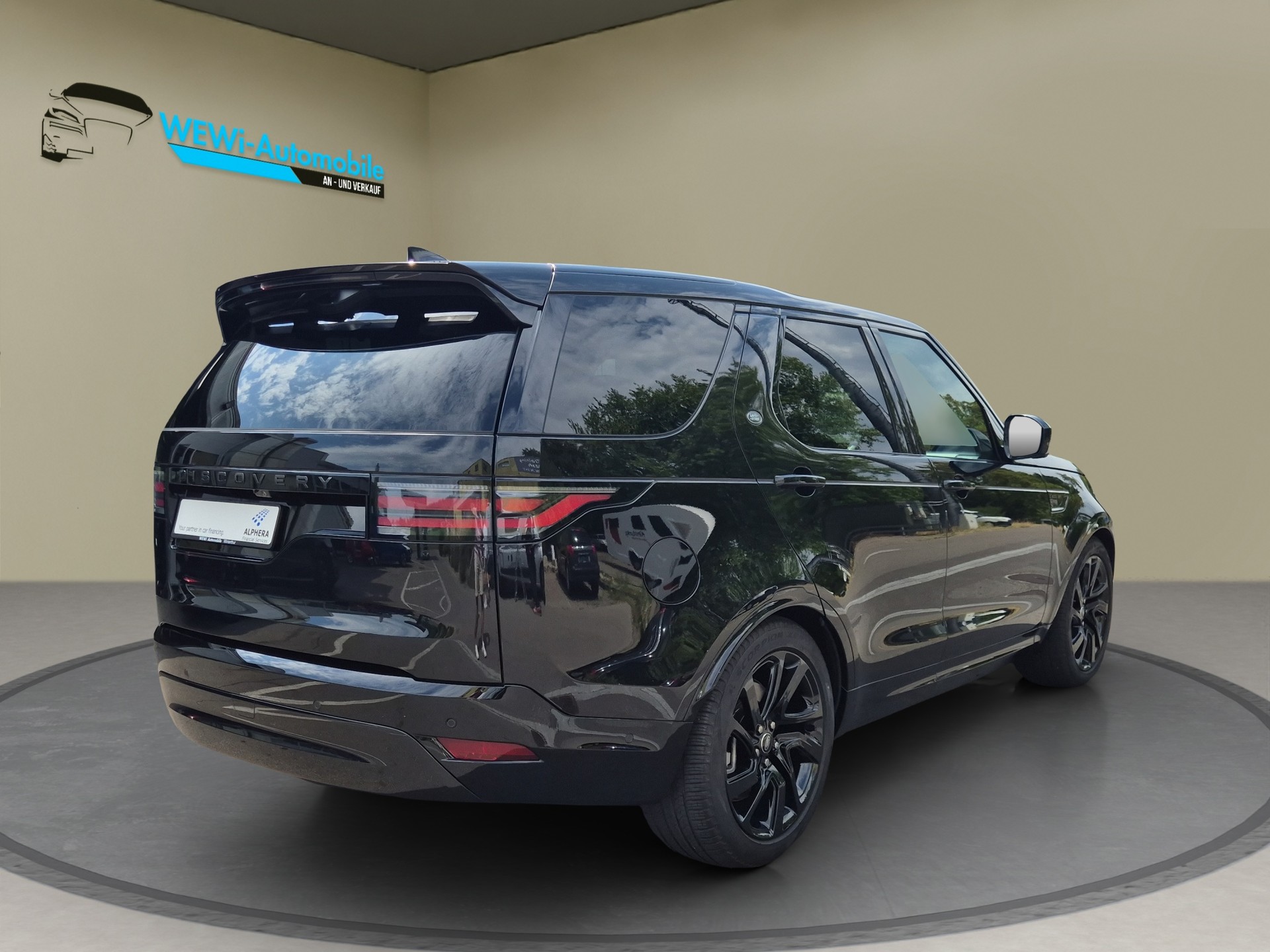 LAND ROVER Discovery 3.0 i6 360 R-Dynamic HSE AWD Automatic-image-6
