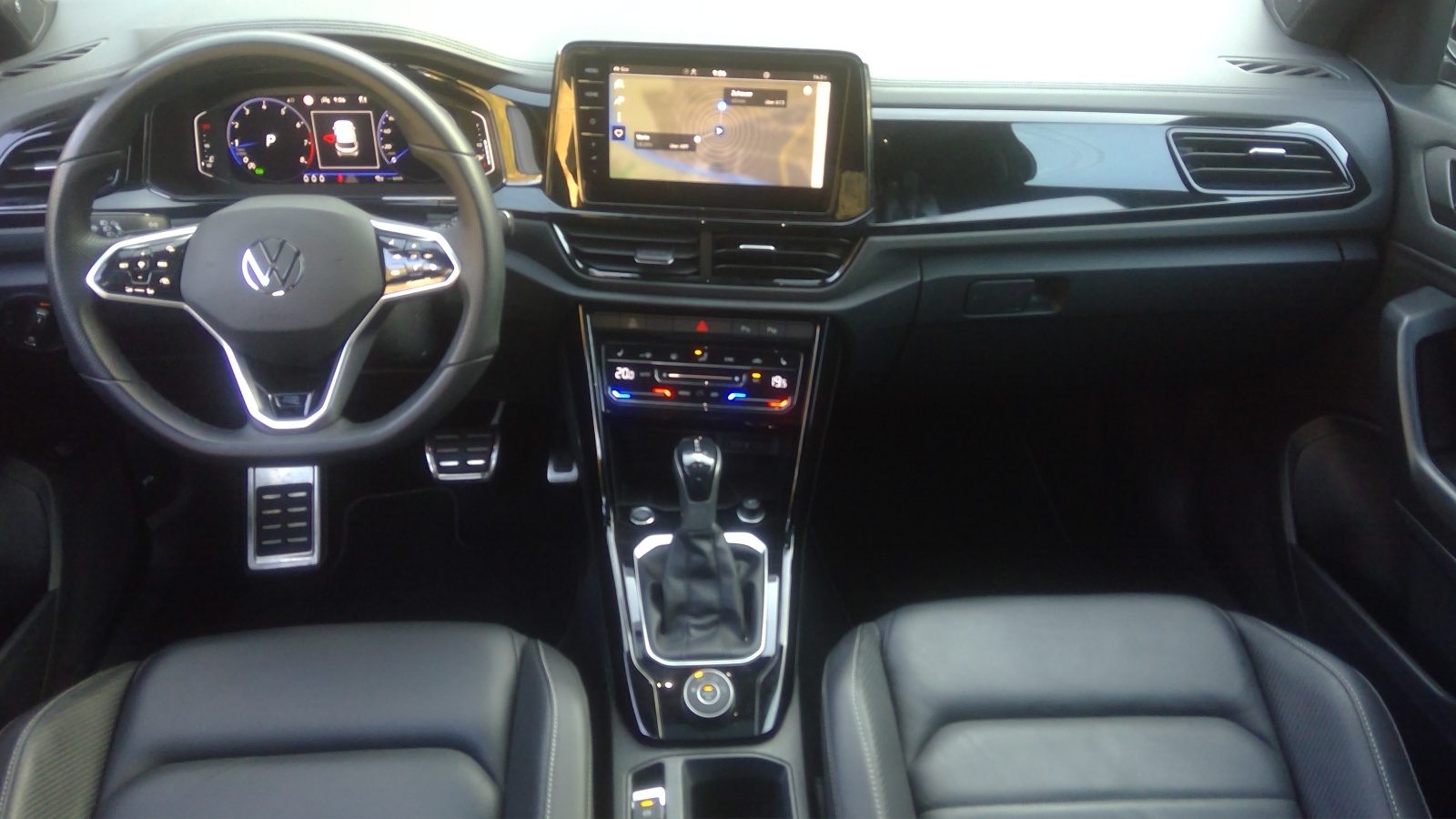 VW T-Roc 2.0 TSI R-Line DSG 4Motion-image-3