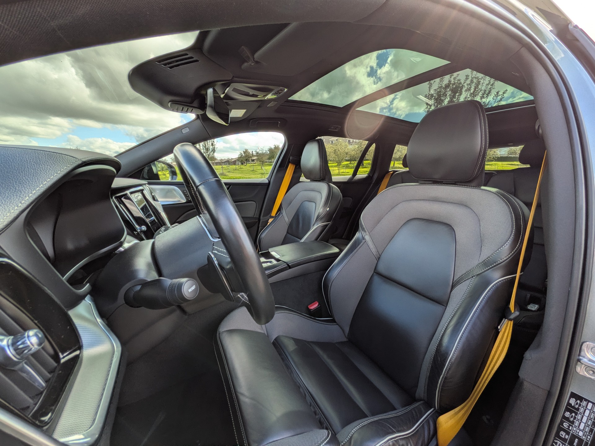 VOLVO V60 T8 eAWD Twin Engine POLESTAR Geartronic-image-15