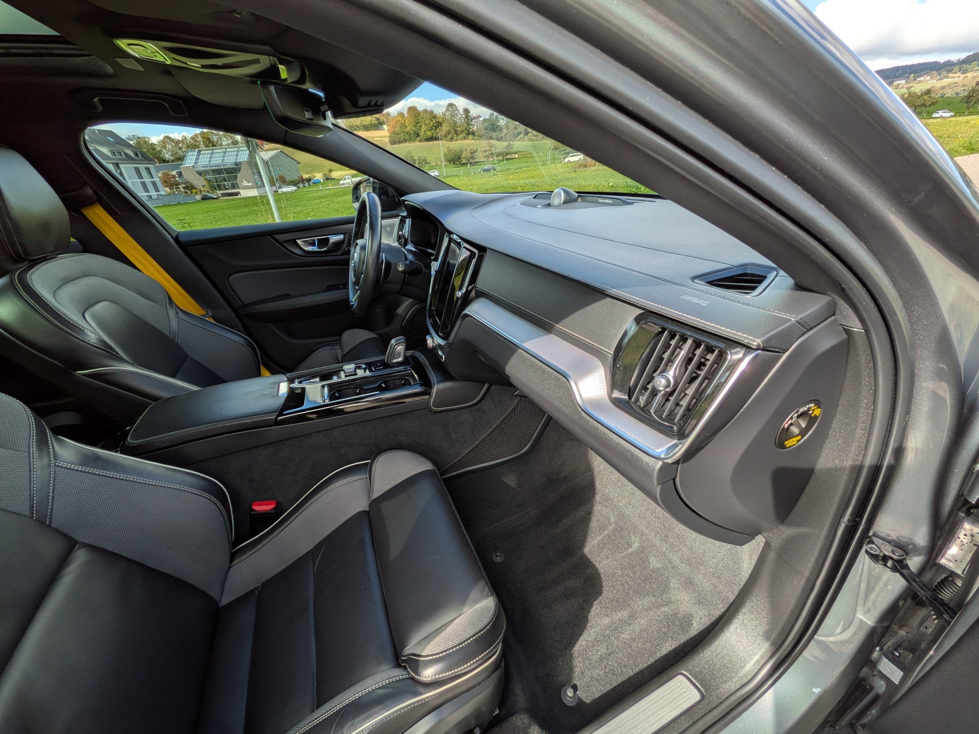 VOLVO V60 T8 eAWD Twin Engine POLESTAR Geartronic-image-21