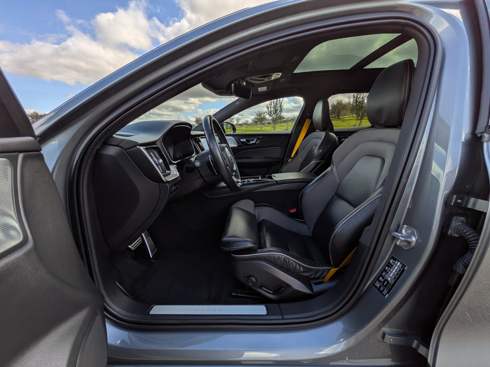 VOLVO V60 T8 eAWD Twin Engine POLESTAR Geartronic-image-17