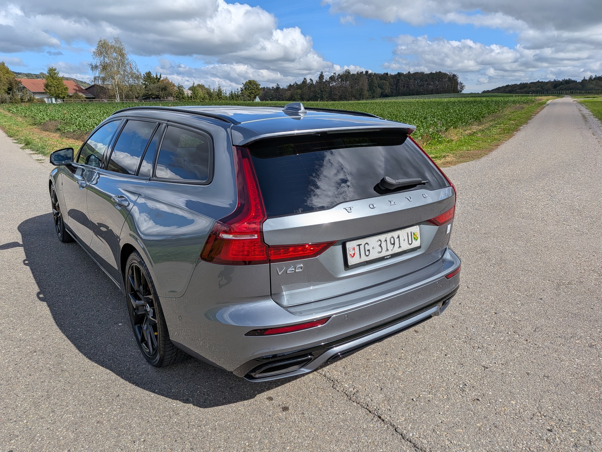VOLVO V60 T8 eAWD Twin Engine POLESTAR Geartronic-image-11