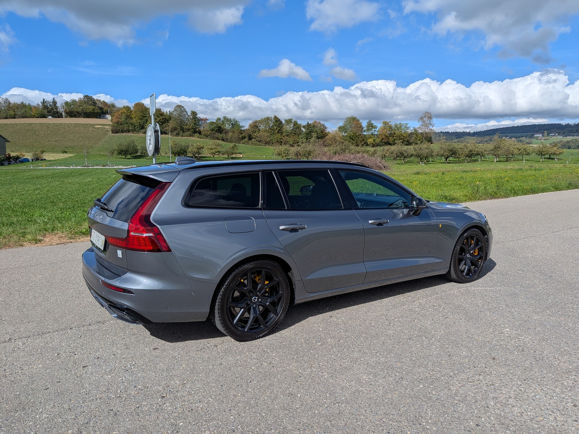 VOLVO V60 T8 eAWD Twin Engine POLESTAR Geartronic-image-8