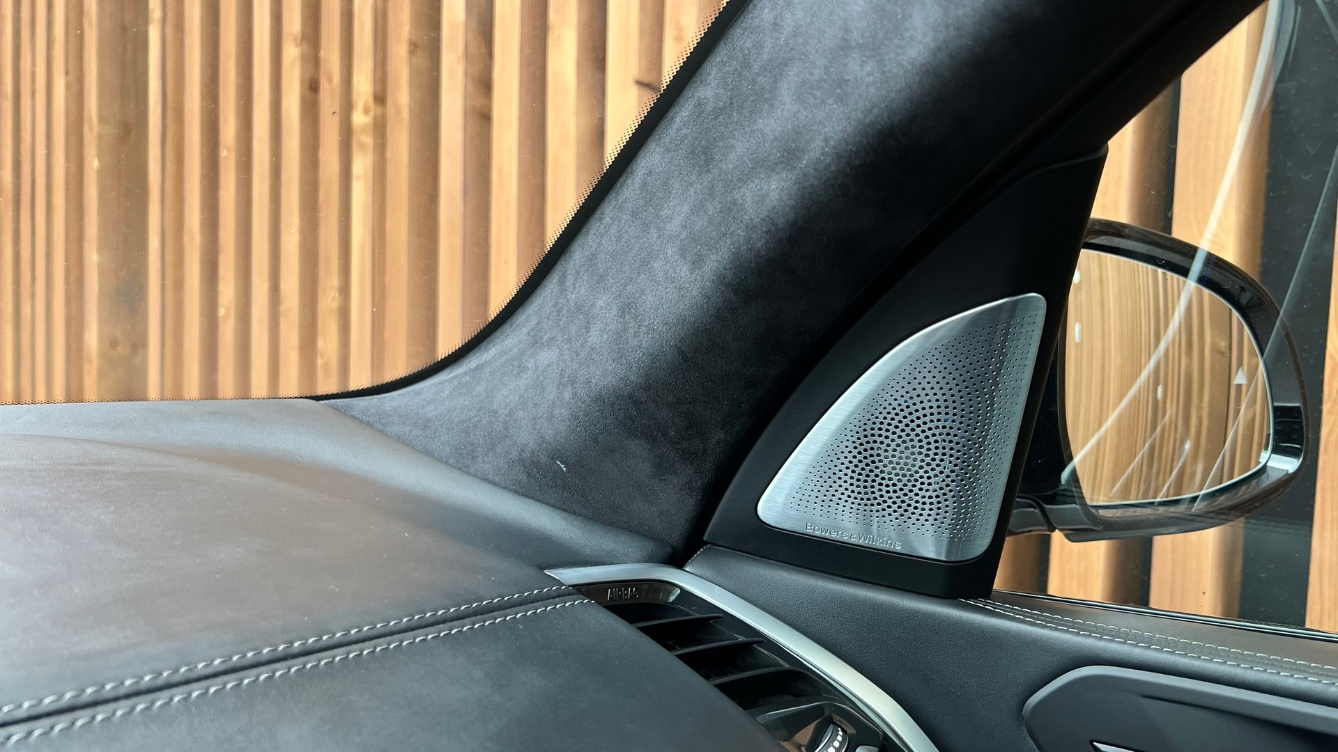 BMW X7 xDRIVE M50d STEPTRONIC BLACK l 400 PS-image-22